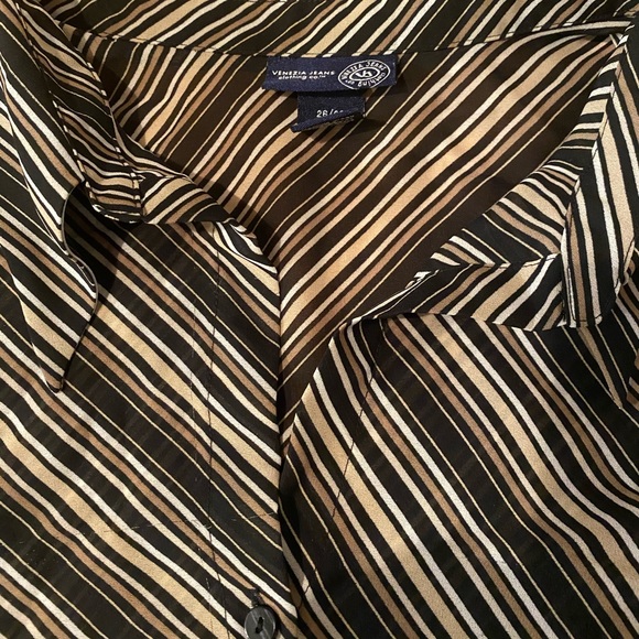 Women’s Blouse - Picture 4 of 8